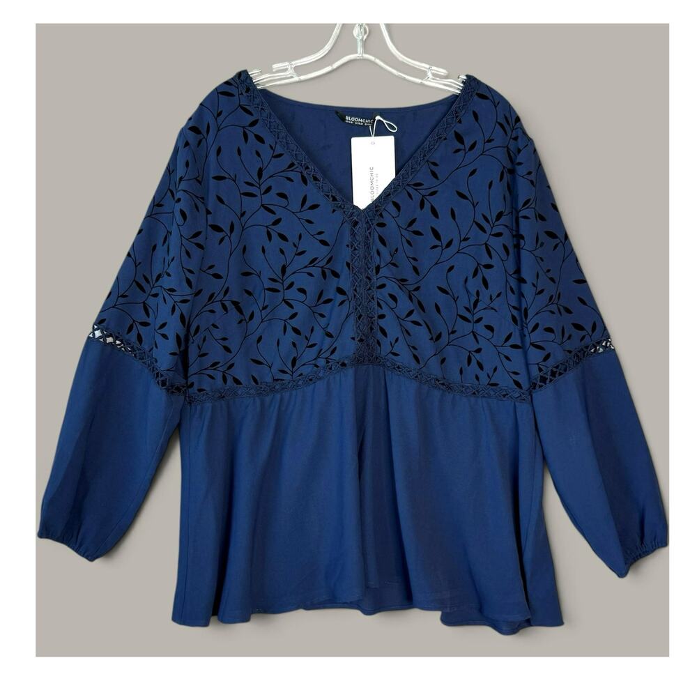 BloomChic Floral Lace Trim Top Blouse Size 14/16 Blue Velvet Burnout Peplum NWT